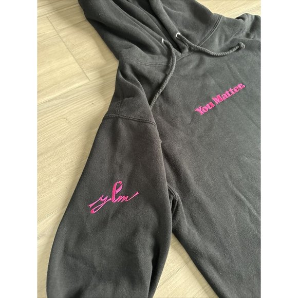 Demetrius Harmon You Matter Sweatshirt Hoodie Unisex SMALL Breast‎ Cancer Black - Picture 3 of 12